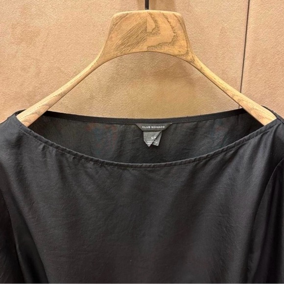 Beautiful Club Monaco Silk black blouse - Picture 3 of 5